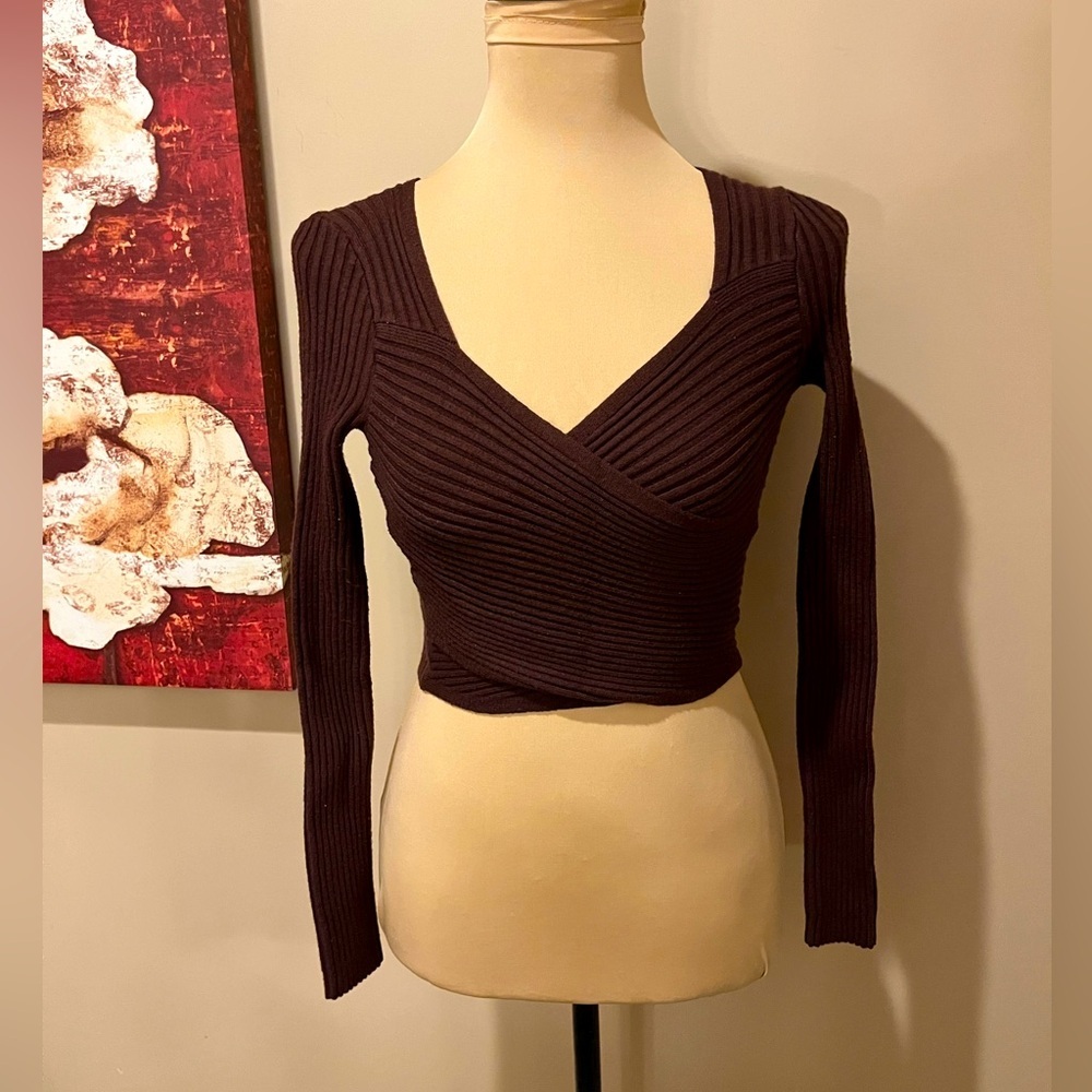 Abercrombie & Fitch Faux Wrap Crop Sweater in Brown, size XXS